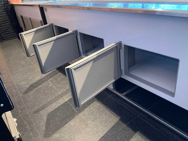 Frilixa stuart est koelvitrine - afbeelding 3 van  7