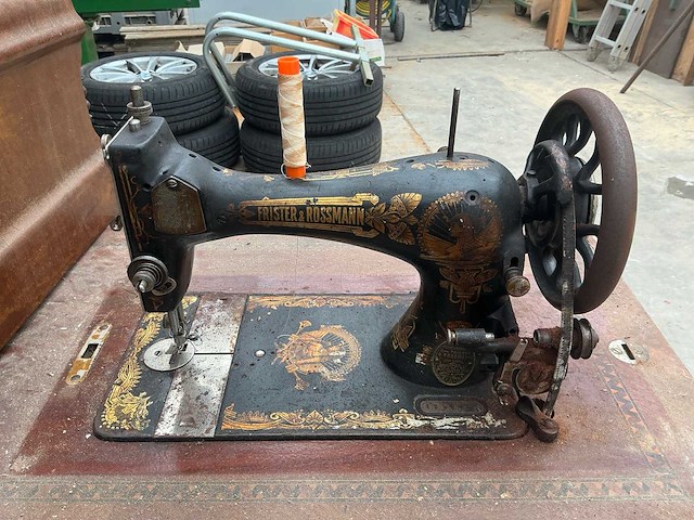 Frister & rossmann antieke naaimachine - afbeelding 2 van  5