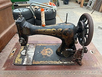 Frister & rossmann antieke naaimachine - afbeelding 2 van  5