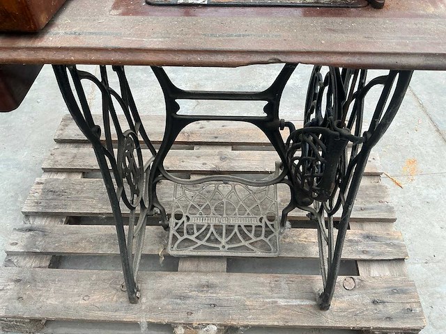 Frister & rossmann antieke naaimachine - afbeelding 3 van  5