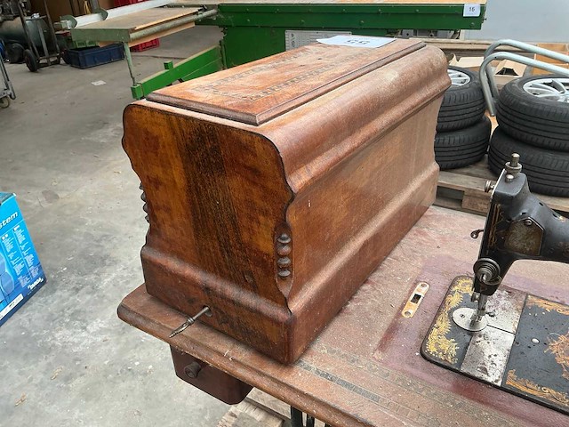 Frister & rossmann antieke naaimachine - afbeelding 4 van  5