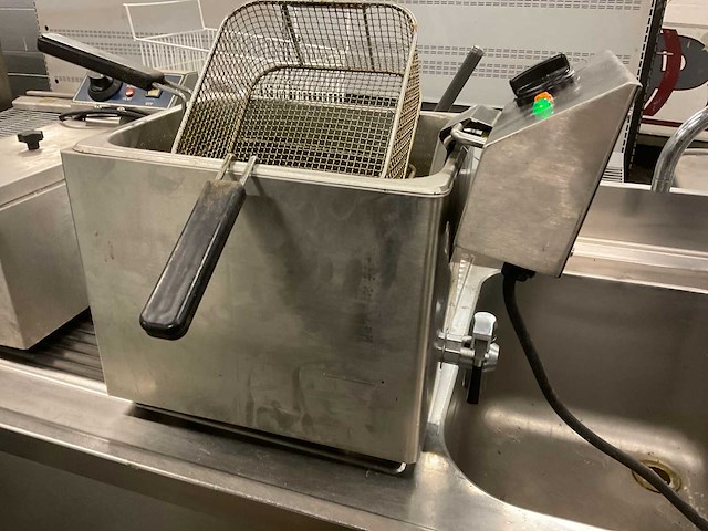 Friteuses (3x) - afbeelding 3 van  6