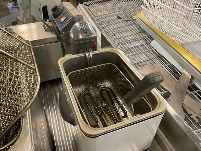 Friteuses (3x) - afbeelding 4 van  6