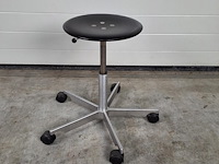 Fritz hansen kevi design kruk by jorgen rasmussen (40-54 cm) - afbeelding 1 van  4