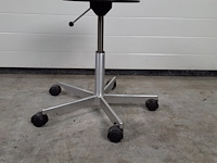 Fritz hansen kevi design kruk by jorgen rasmussen (40-54 cm) - afbeelding 3 van  4