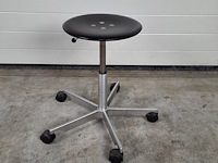 Fritz hansen kevi design kruk by jorgen rasmussen (40-54 cm) - afbeelding 1 van  4