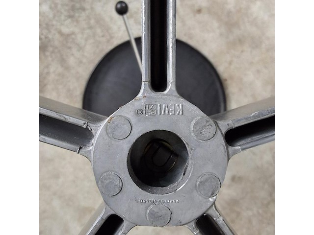 Fritz hansen kevi design kruk by jorgen rasmussen (40-54 cm) - afbeelding 4 van  4