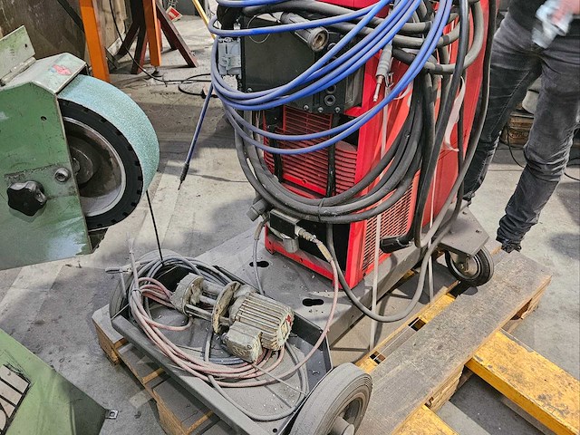 Fronius tps 400 diverse lasmachines / set van 2 lasmachines (voor lasrobots) - afbeelding 1 van  7