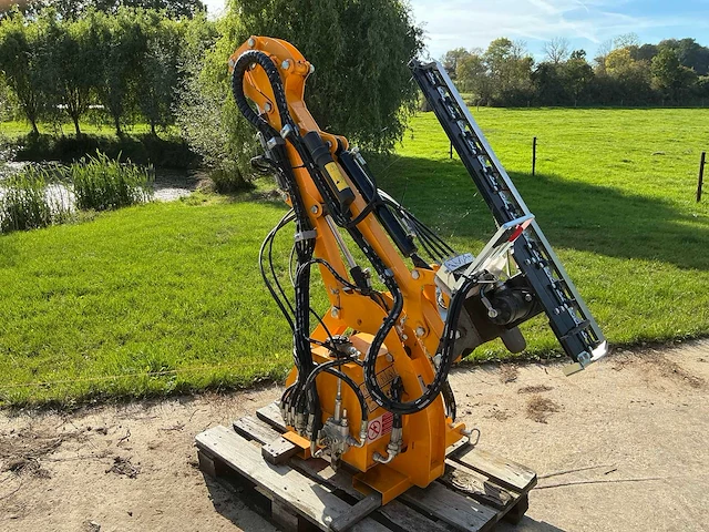 Frontoni fly 120 heggenschaar hydraulisch bediening - afbeelding 1 van  12