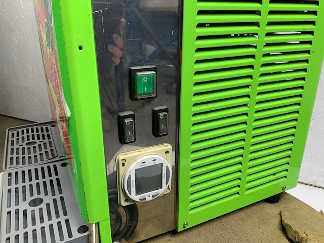 Frutina slushpuppy machine - afbeelding 6 van  7