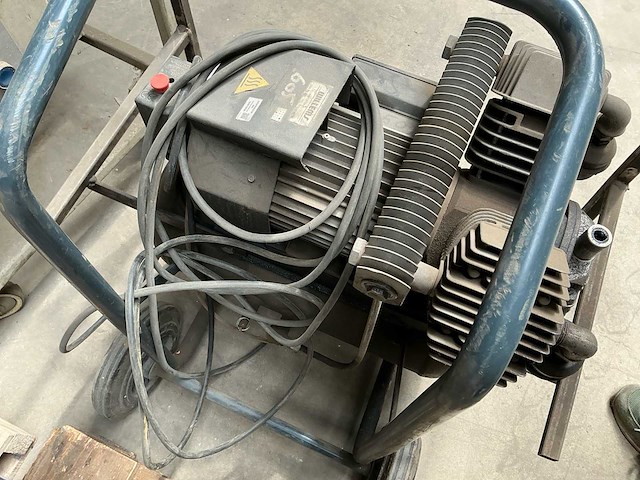 Fsn luchtcompressor - afbeelding 1 van  2