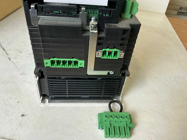 Fuji electric frn0019lm2a-4e frequentieregelaar - afbeelding 5 van  10