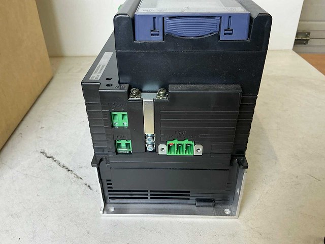 Fuji electric frn0019lm2a-4e frequentieregelaar - afbeelding 8 van  10