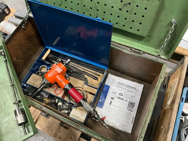 Fuji fbm-80a pneumatische pijpafschuinmachine - afbeelding 1 van  6
