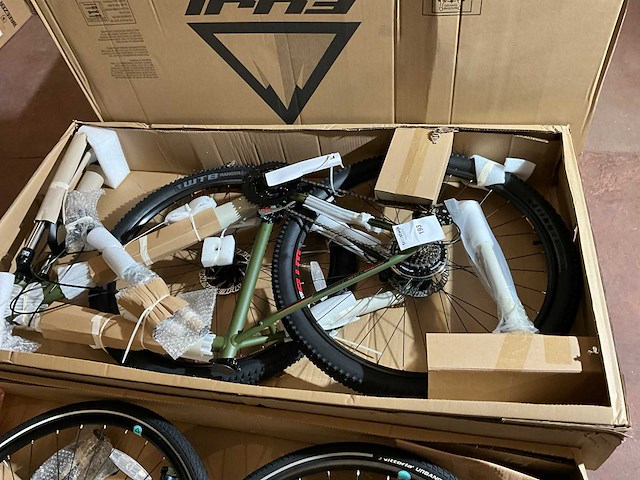 Fuji nevada 29" satin army green (1x) - afbeelding 1 van  4