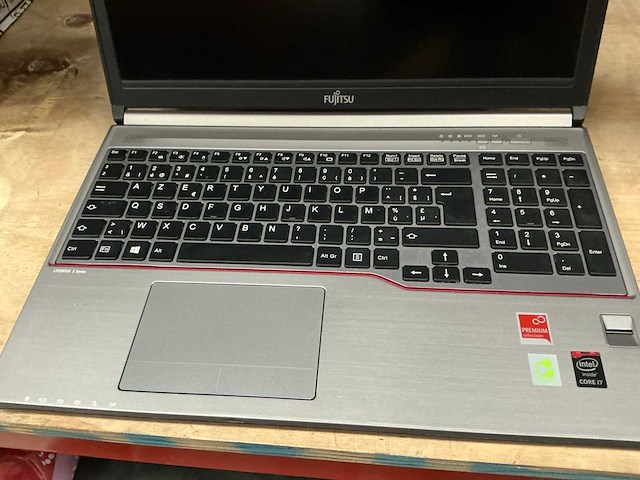 Fujitsu lifebook e series laptop - afbeelding 3 van  6