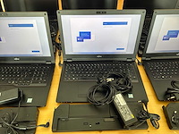 Fujitsu-siemens - 2019 - lifebook e559 - pak 3 van 10 laptops met accessoires - afbeelding 9 van  15