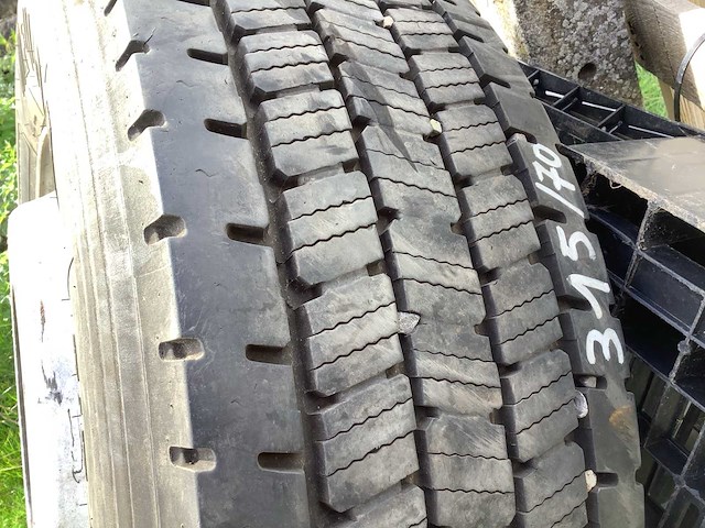 Fulda winterforce 315/70r22.5 vrachtwagenband - afbeelding 2 van  2