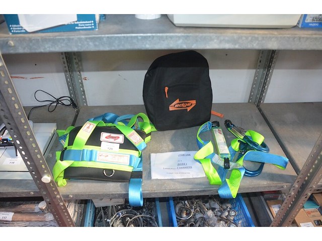 Full body harnas edge in rugzak - afbeelding 1 van  5