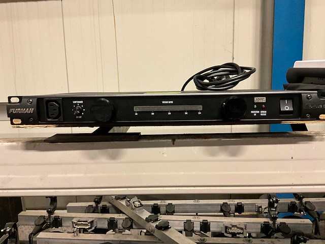 Furman pl-plus ce power conditioner - afbeelding 1 van  2