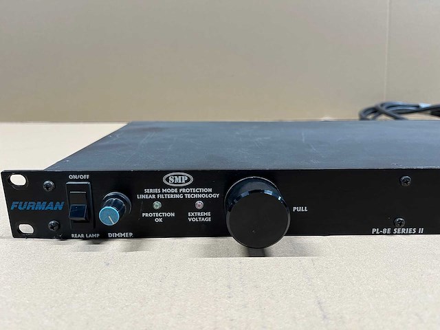 Furmann pl-8e series ii power conditioner w/lights - afbeelding 2 van  6