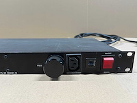 Furmann pl-8e series ii power conditioner w/lights - afbeelding 3 van  6