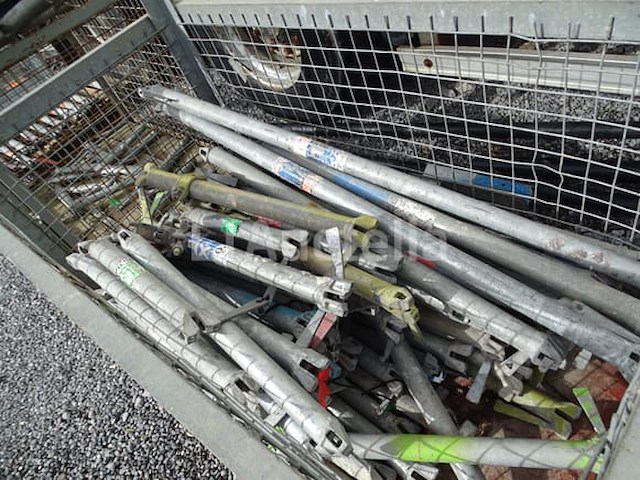 Gaasbak met 85 steigerdwarsliggers - afbeelding 5 van  7