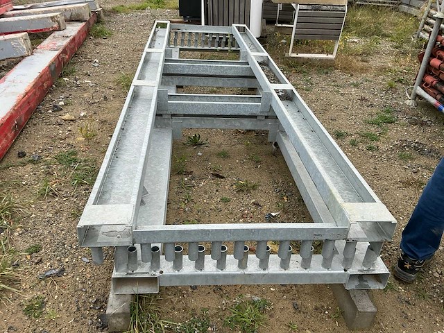 Galva transportpallet voor bouwhekken (2x) - afbeelding 1 van  3