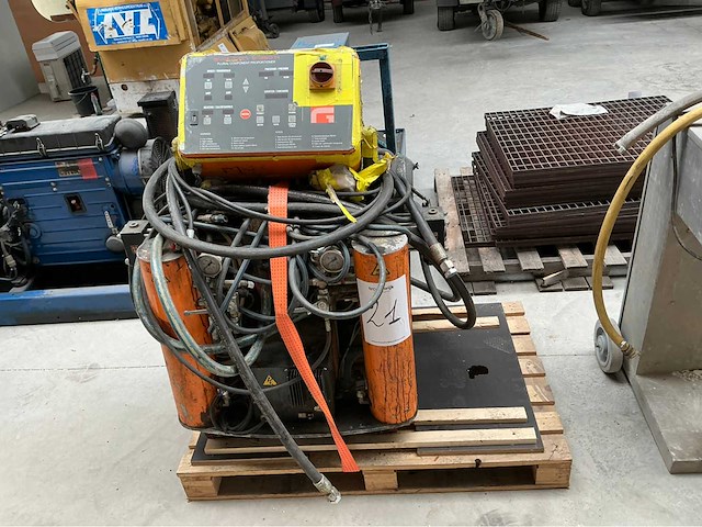 Gama / garraf maquinaria g-250h pur spuitinstallatie - afbeelding 2 van  5