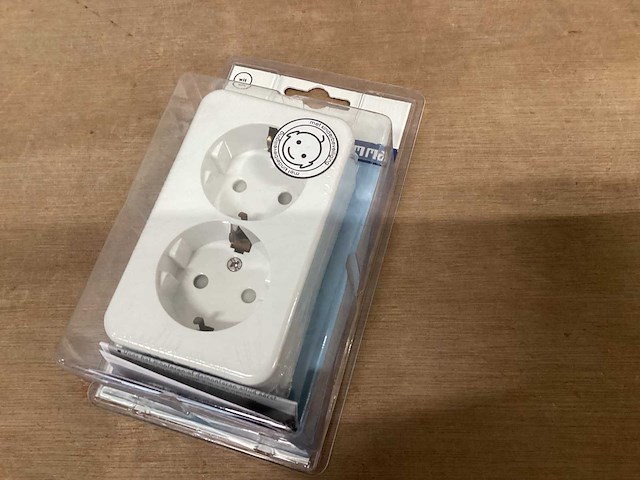 Gamma opbouw dubbele wandcontactdoos (66x) - afbeelding 1 van  3