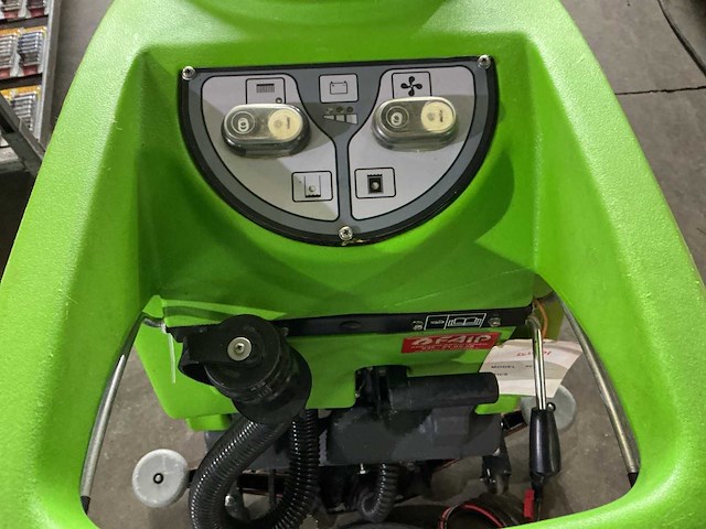 Gansow ct40 vloerreiniger met 2 x 12v batterijen en oplader. - afbeelding 2 van  4