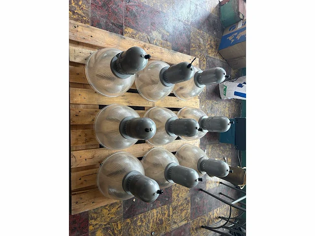 Garage lampen - various garage inventory (9x) - afbeelding 2 van  4