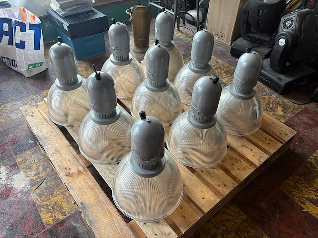 Garage lampen - various garage inventory (9x) - afbeelding 3 van  4