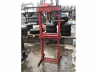 Garage press
