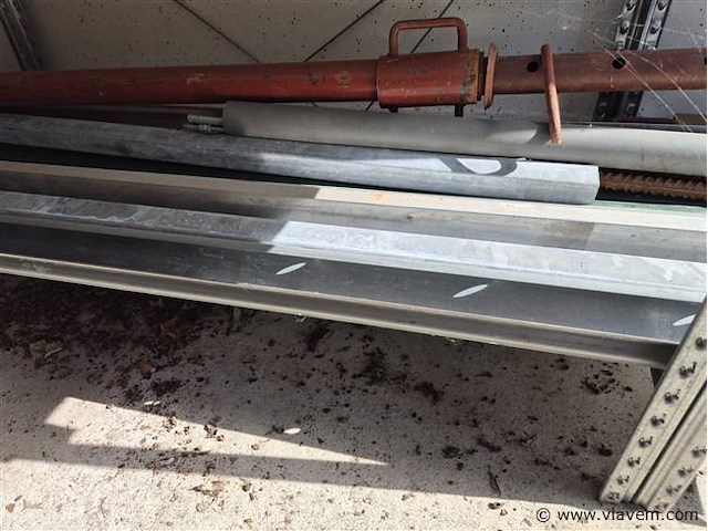 Garage rechts - afbeelding 27 van  39