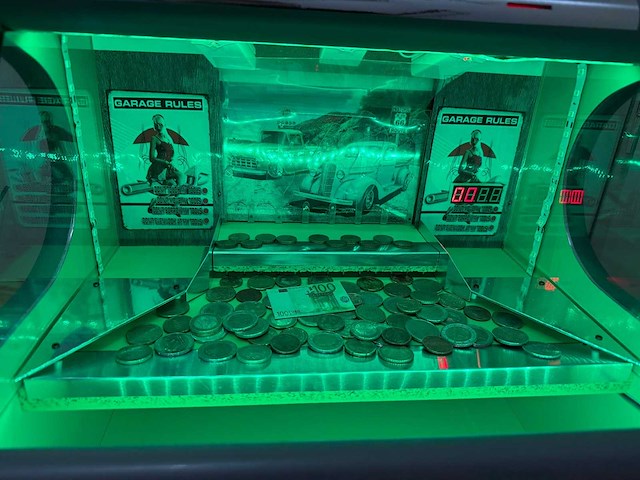 Garage rules - muntenschuiver - afbeelding 2 van  7