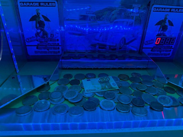 Garage rules - muntenschuiver - afbeelding 3 van  7