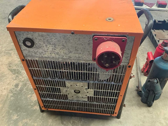 Garage toebehoren en 9kw verwarming garagekrik - afbeelding 5 van  6