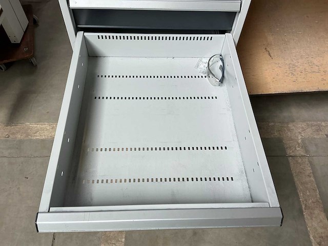 Garant werkbank - afbeelding 12 van  12