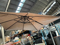 Garden plus parasol
