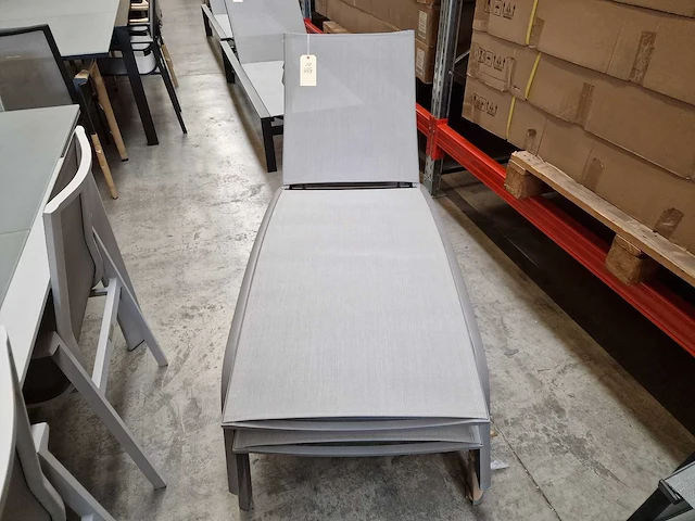 Garden prestige - alu ligbed louise warmgrijs mat - textilene lichtgrijs - afbeelding 2 van  4