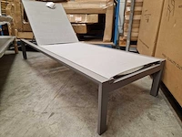 Garden prestige - alu ligbed valdes warmgrijs mat - textilene lichtgrijs - afbeelding 2 van  8