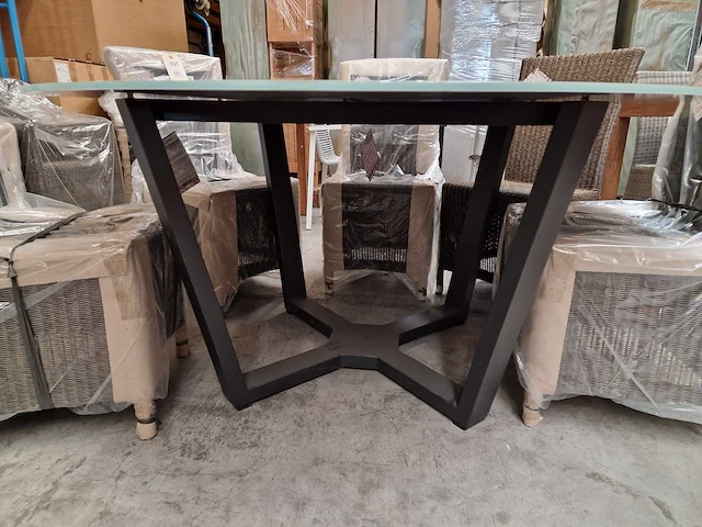 Garden prestige - alu tuintafel elise antraciet dia 150cm - lichtgrijs glas - afbeelding 4 van  4