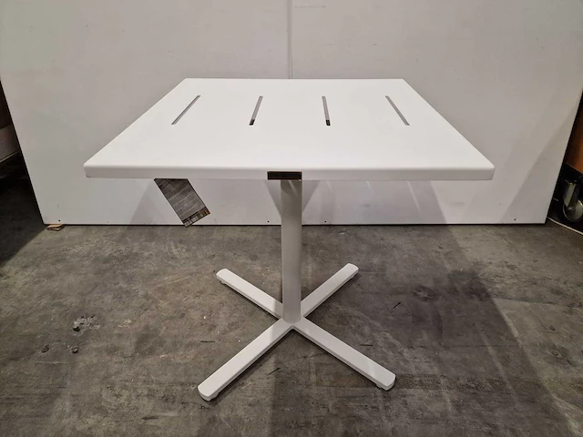 Garden prestige - alu tuintafel suisse 70 x 70cm wit full alu - afbeelding 7 van  13