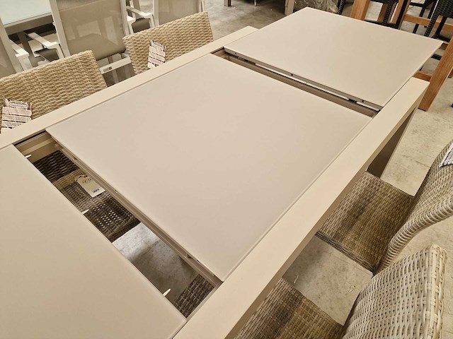 Garden prestige - alu tuintafel uitschuif lissabon champagne mat - afbeelding 5 van  9