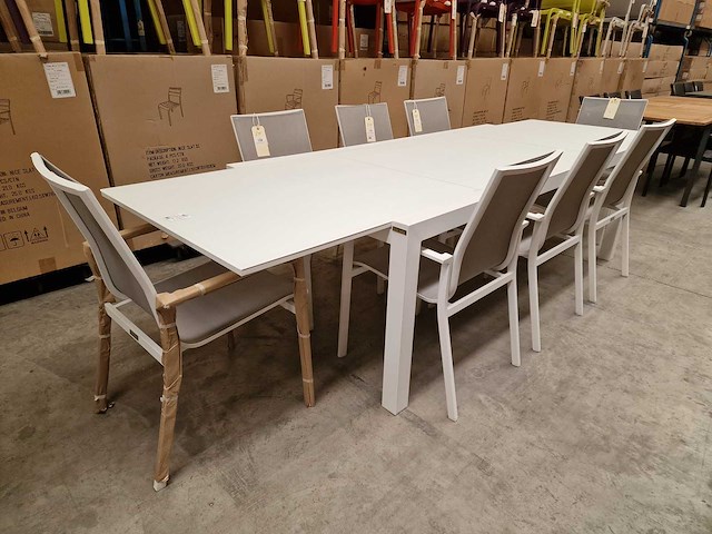 Garden prestige - alu tuintafel uitschuifbaar lissabon wit mat 220-330 x 106cm - afbeelding 1 van  10
