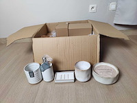 Garden trading - bloempotjes, tandenborstelhouders, zeepbakjes, zeeppompjes, kaarsen (30 stuks)