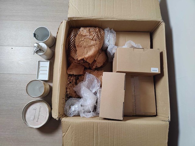 Garden trading - bloempotjes, tandenborstelhouders, zeepbakjes, zeeppompjes, kaarsen (30 stuks) - afbeelding 4 van  8