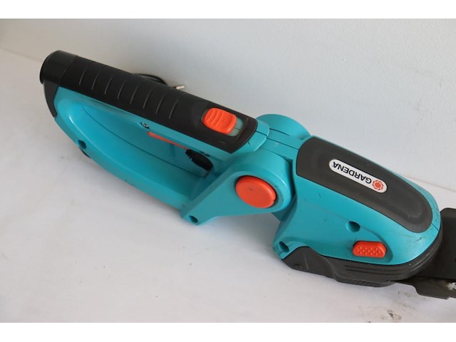 Gardena comfortcut accu-gras/buxusschaar - afbeelding 2 van  3