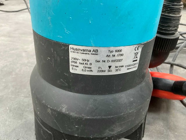 Gardena dompelpomp + strooiwagen - afbeelding 2 van  4